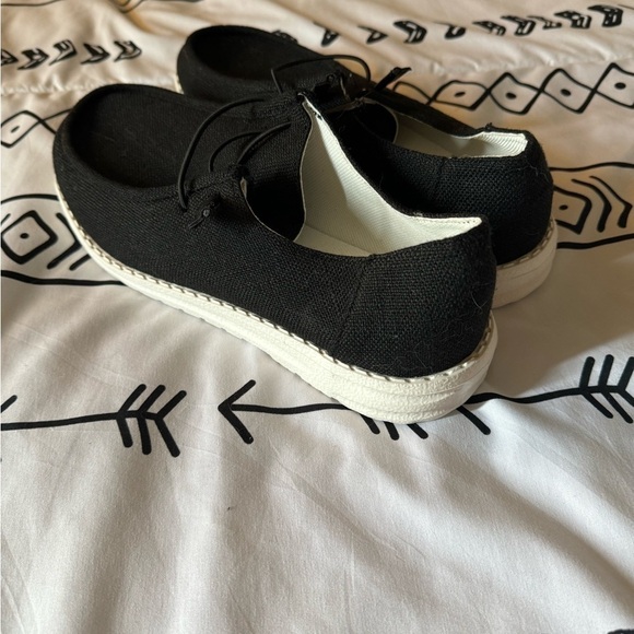 NWOT SHEIN Slip On Shoes - Picture 3 of 5